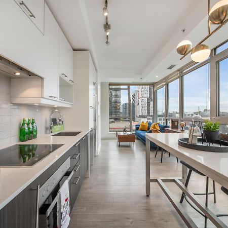 Luxury 2 Bedroom In The Heart Of Entertainment District W/ Cn Tower View Toronto Exteriör bild