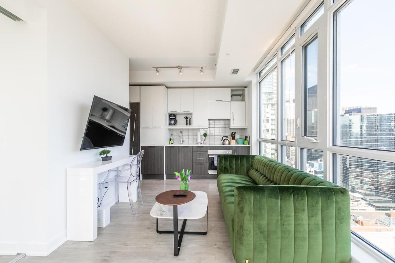 Luxury 2 Bedroom In The Heart Of Entertainment District W/ Cn Tower View Toronto Exteriör bild