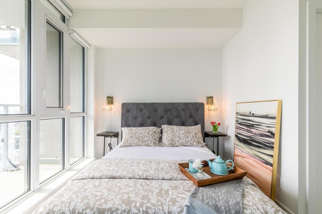 Luxury 2 Bedroom In The Heart Of Entertainment District W/ Cn Tower View Toronto Exteriör bild