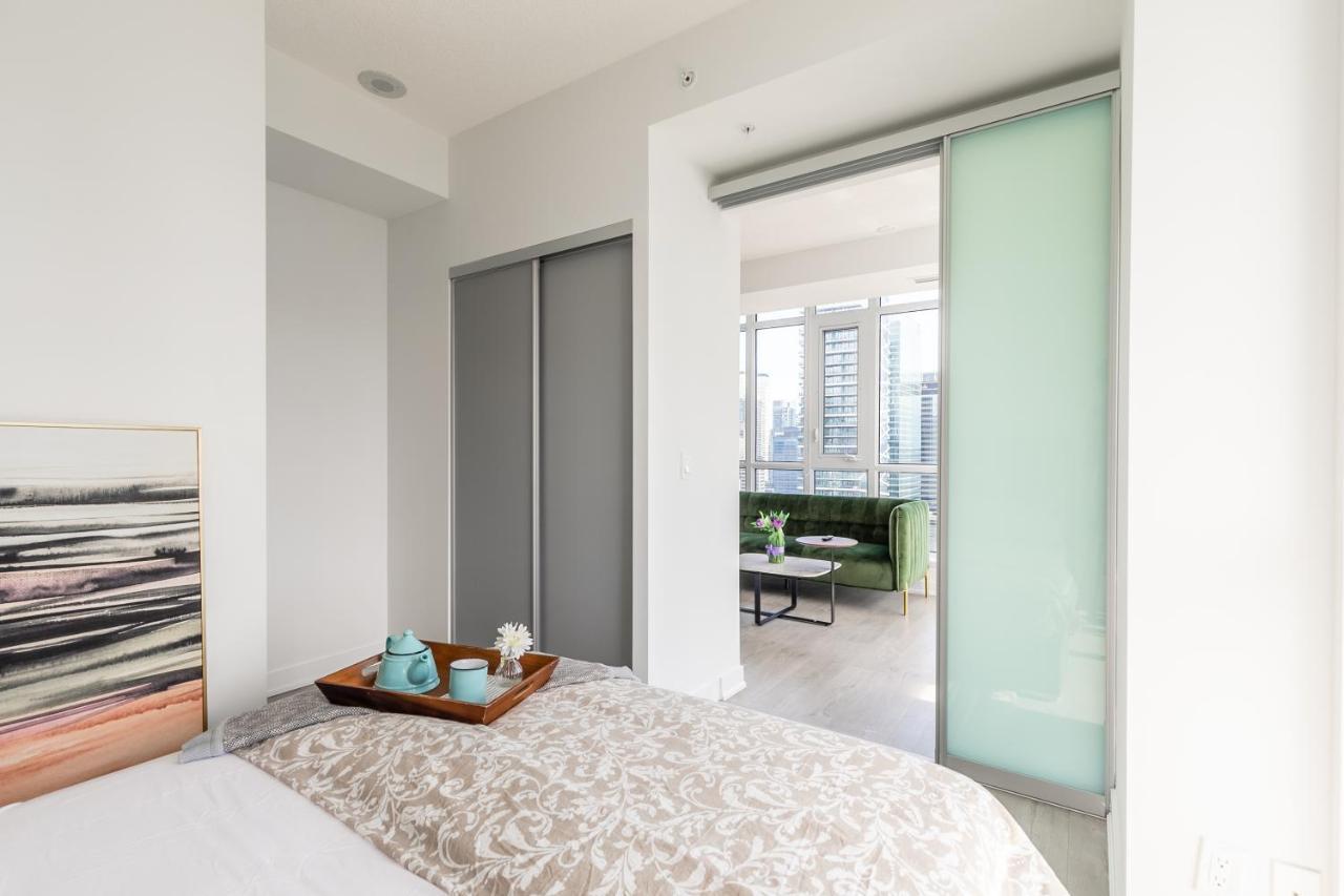 Luxury 2 Bedroom In The Heart Of Entertainment District W/ Cn Tower View Toronto Exteriör bild