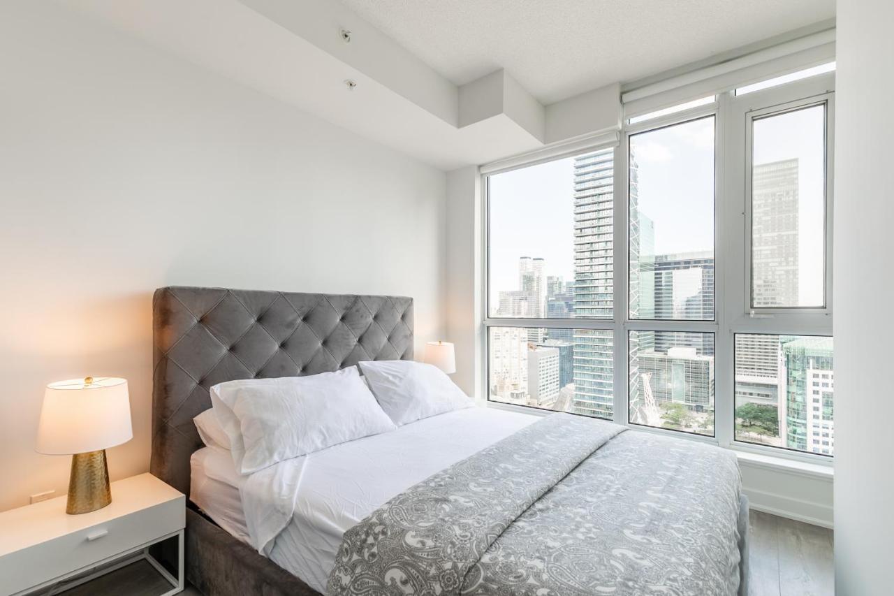 Luxury 2 Bedroom In The Heart Of Entertainment District W/ Cn Tower View Toronto Exteriör bild