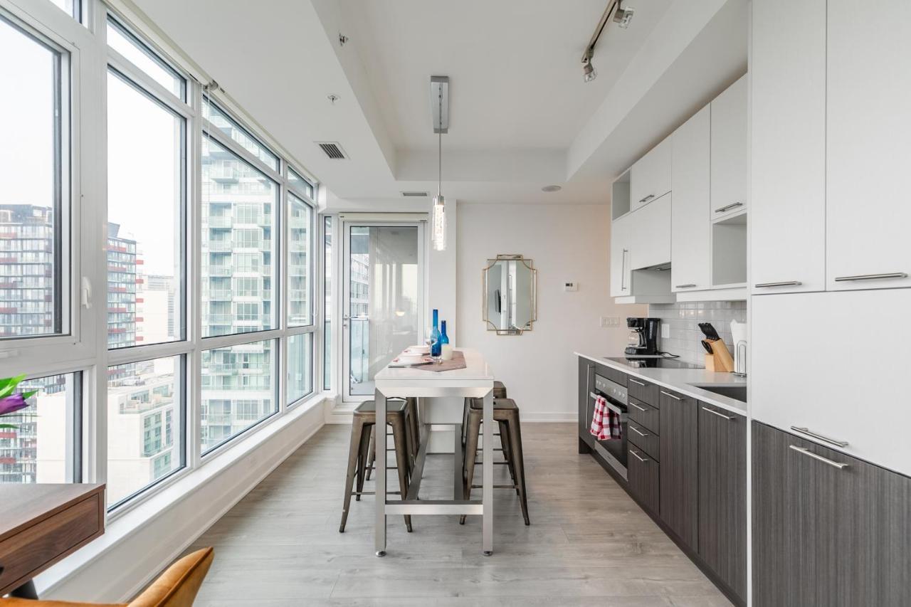 Luxury 2 Bedroom In The Heart Of Entertainment District W/ Cn Tower View Toronto Exteriör bild